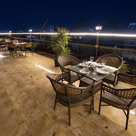 Pyramids Gem Plaza Hotel Kafret el-Gabal Buitenkant foto