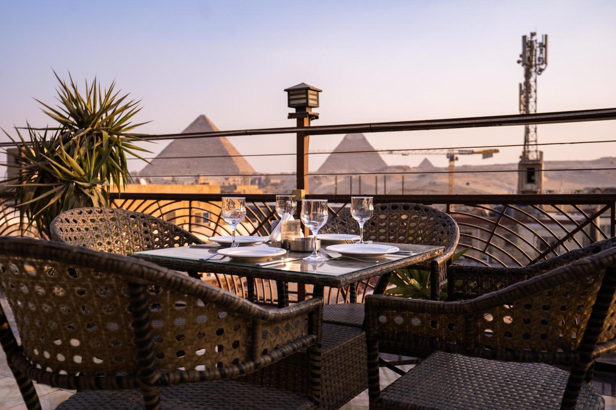 Pyramids Gem Plaza Hotel Kafret el-Gabal Buitenkant foto