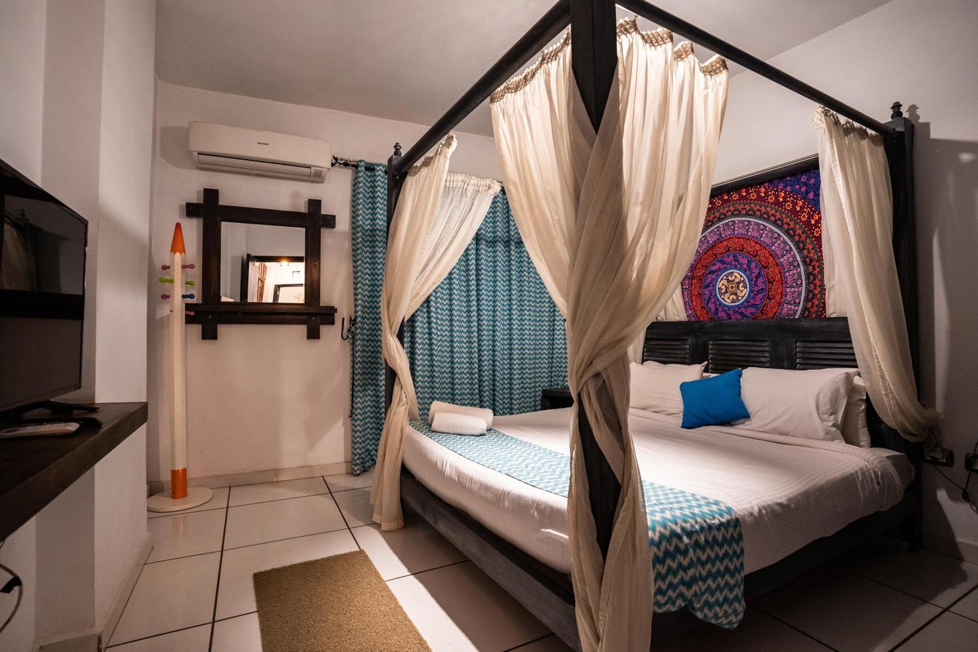 Pyramids Gem Plaza Hotel Kafret el-Gabal Buitenkant foto