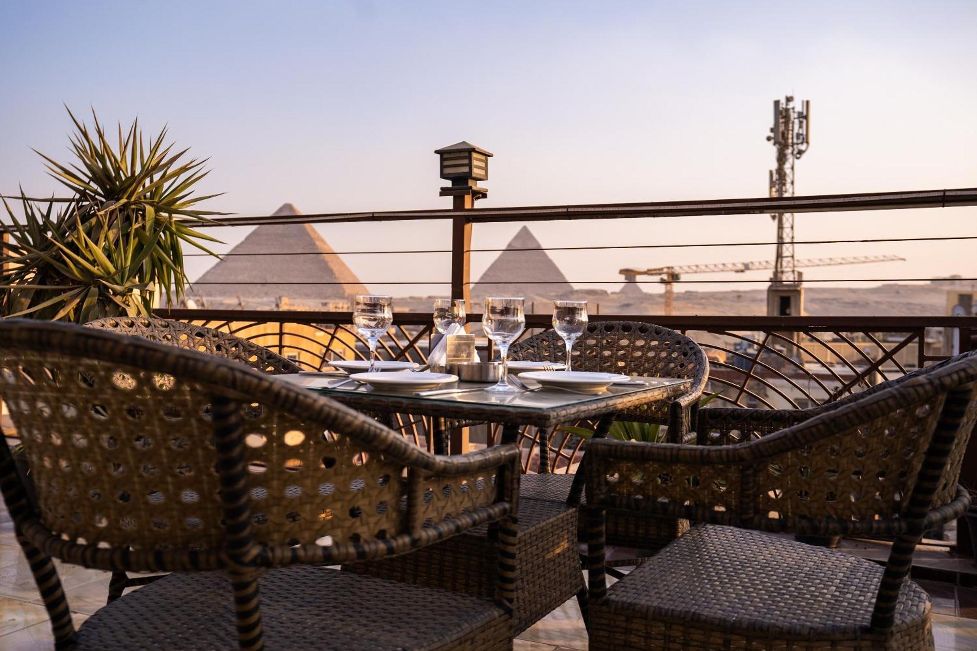 Pyramids Gem Plaza Hotel Kafret el-Gabal Buitenkant foto
