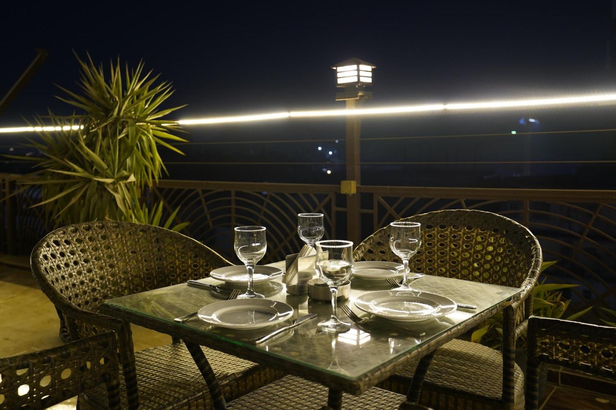 Pyramids Gem Plaza Hotel Kafret el-Gabal Buitenkant foto